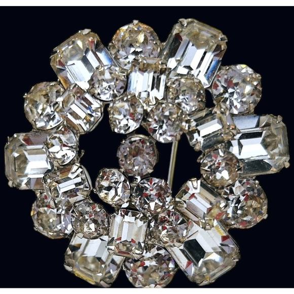 Vtg Weiss Rhinestone Brooch Domed Clear - Picture 2 of 9
